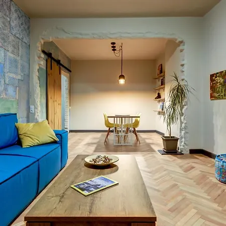 Appartamento New & Quiet Ndk Flat. Secluded Central Location. *