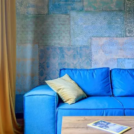 New & Quiet Ndk Flat. Secluded Central Location. Appartamento *