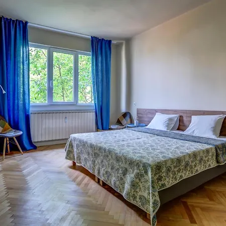 Апартаменты New & Quiet Ndk Flat. Secluded Central Location.
